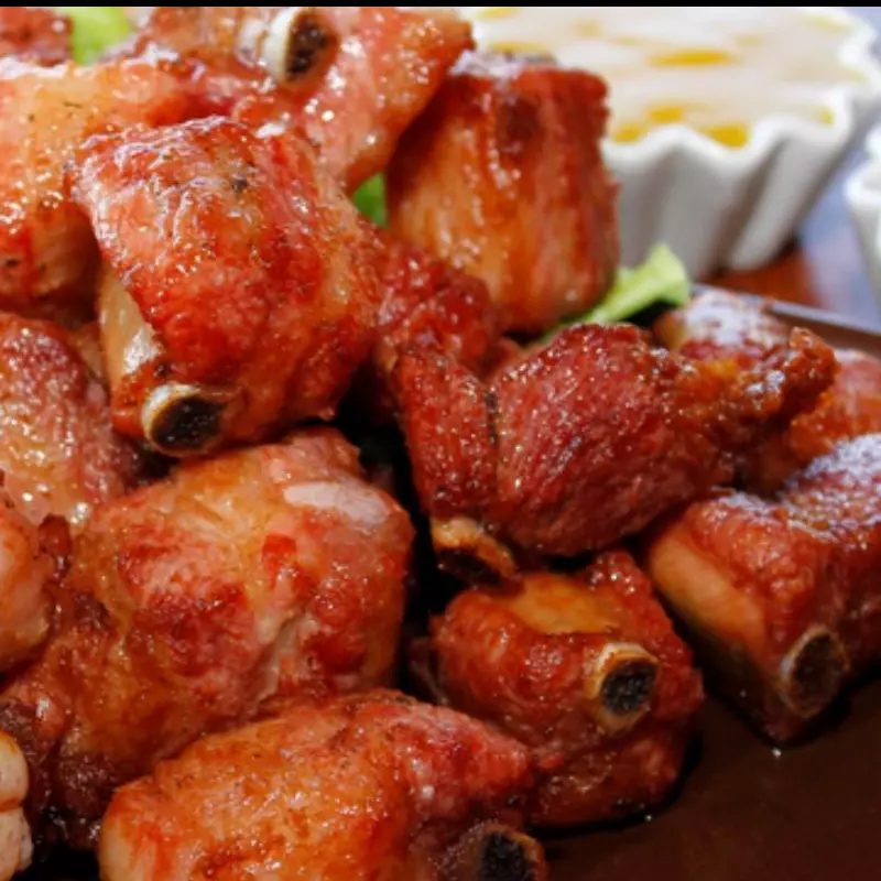 COSTELINHA SUÍNA À PASSARINHO