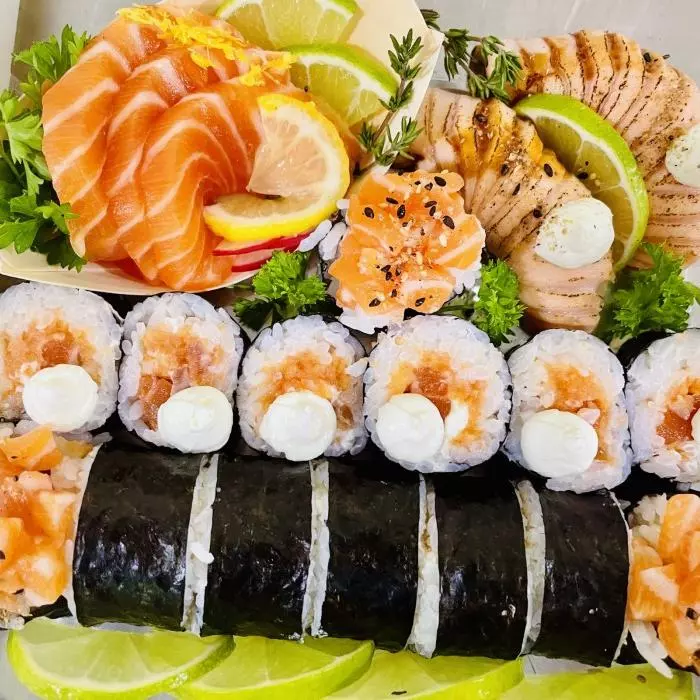 Combinado Salmon Lovers (48 pieces)