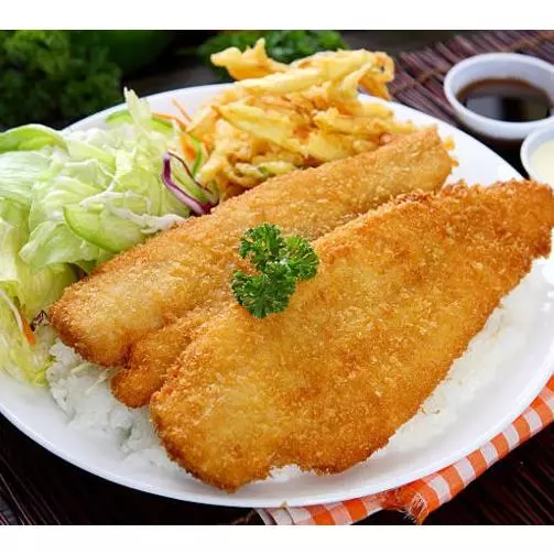 FILETE DE PESCADO CON ARROZ