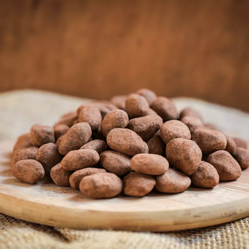 Drágea amêndoa blend com cacau pó 70%  100 gr