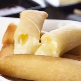 4 Peças de harumaki de queijo