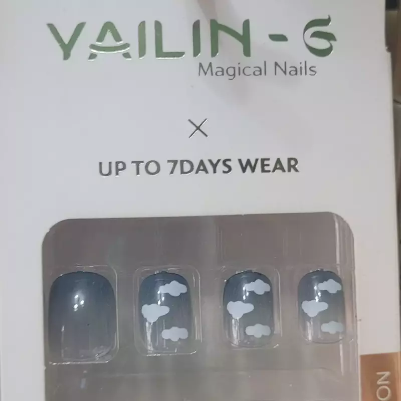 Yailin de pies uñas