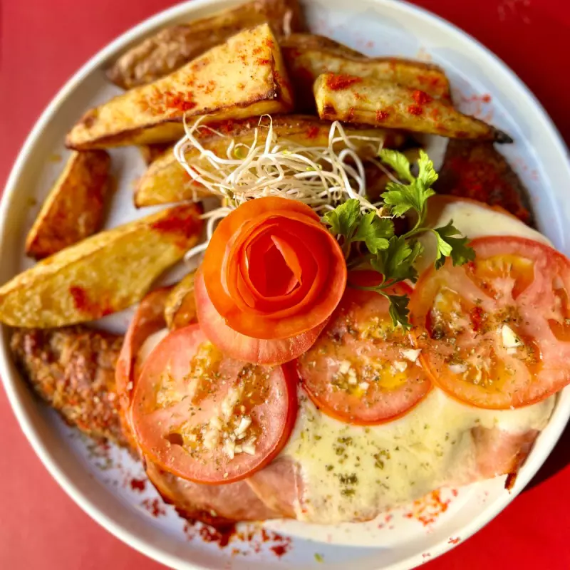 MILANESA A LA NAPOLITANA