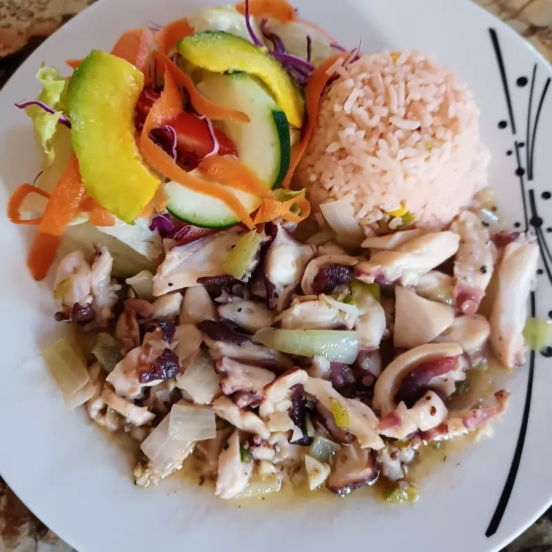 Pulpo al mojo de ajo