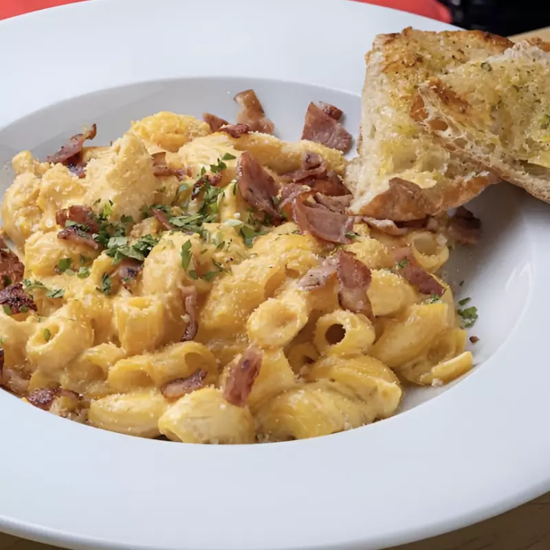 MAC AND CHEESE