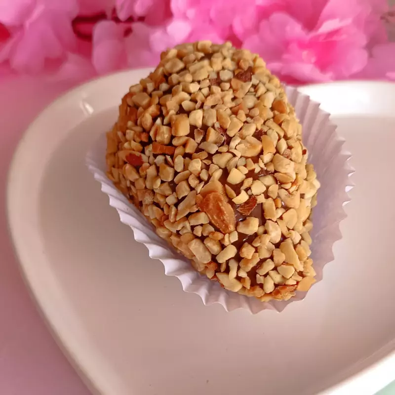 Coxinha de morango ( amendoim)