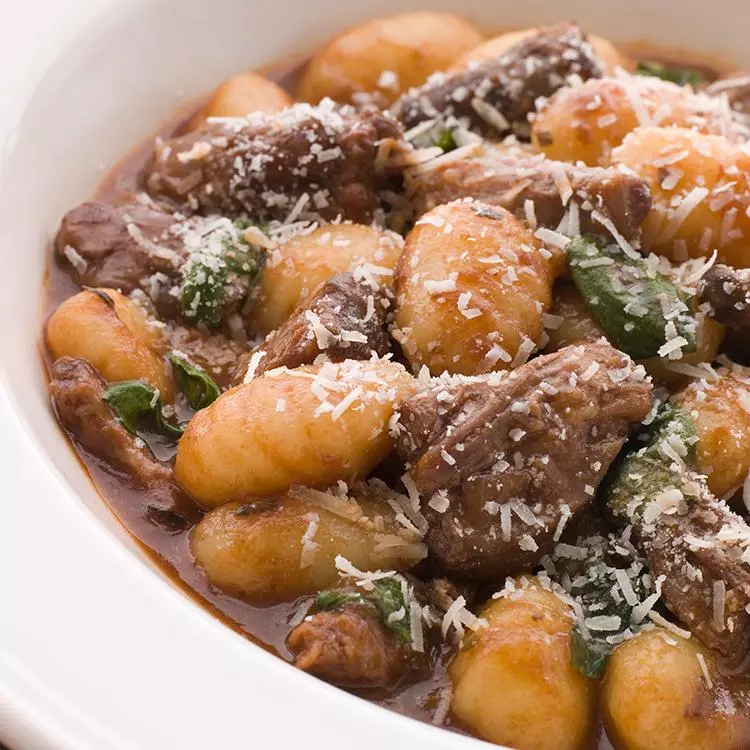 Ñoquis con Estofado de Carne