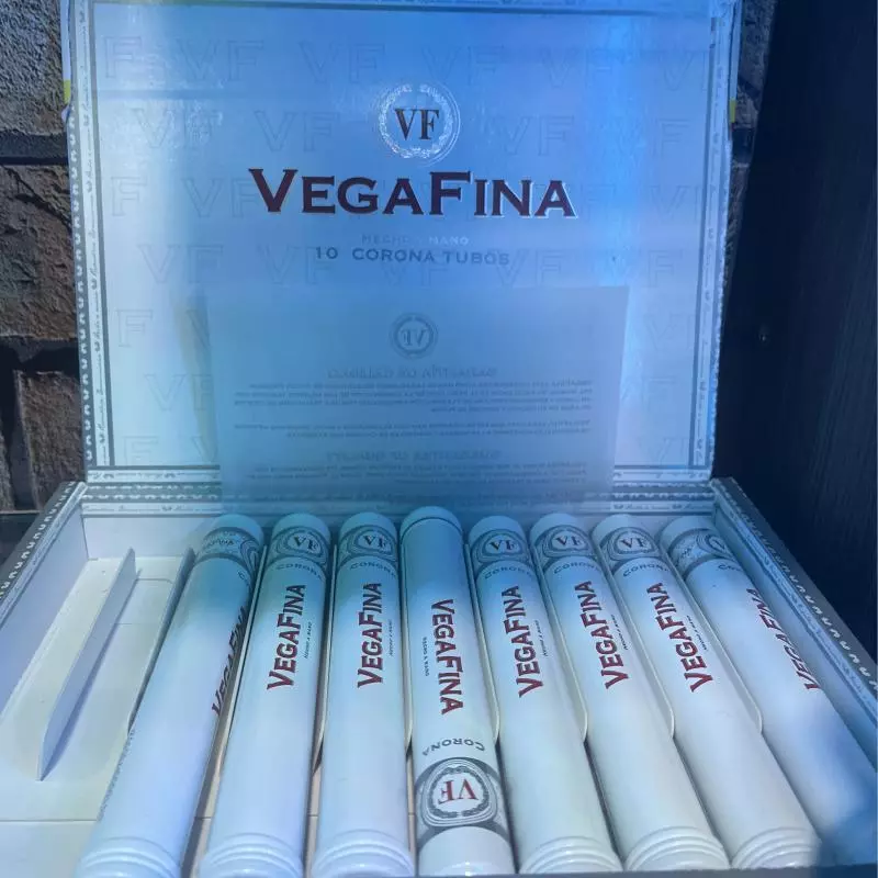 CHARUTO VEGAFINA CORONA