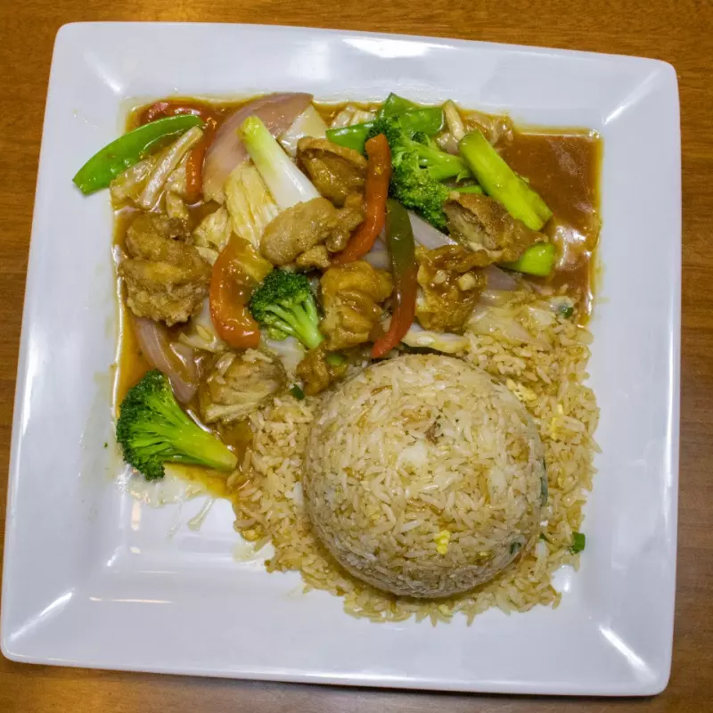 M-32   Pollo en Trozo con Verdura