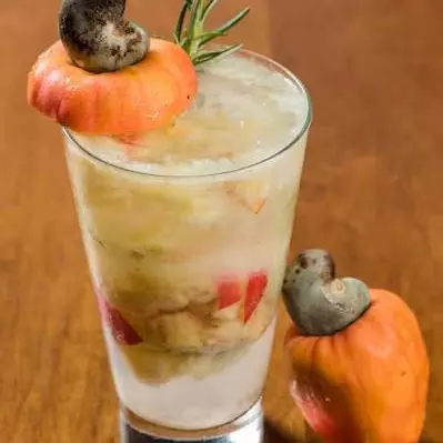 Caipirinha de Caju c/ Limão