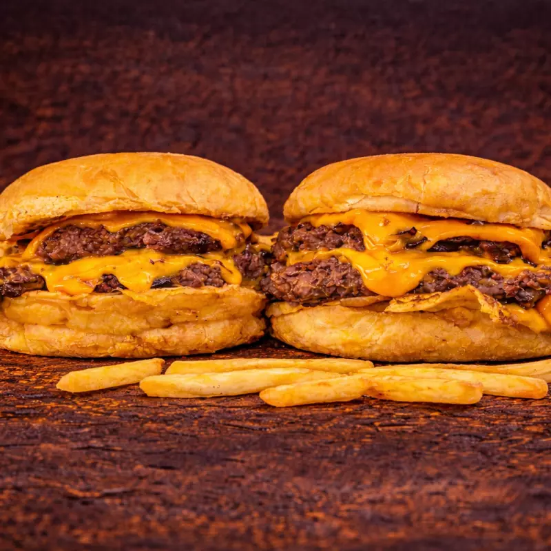 2 DOBLES CHEESE con papas