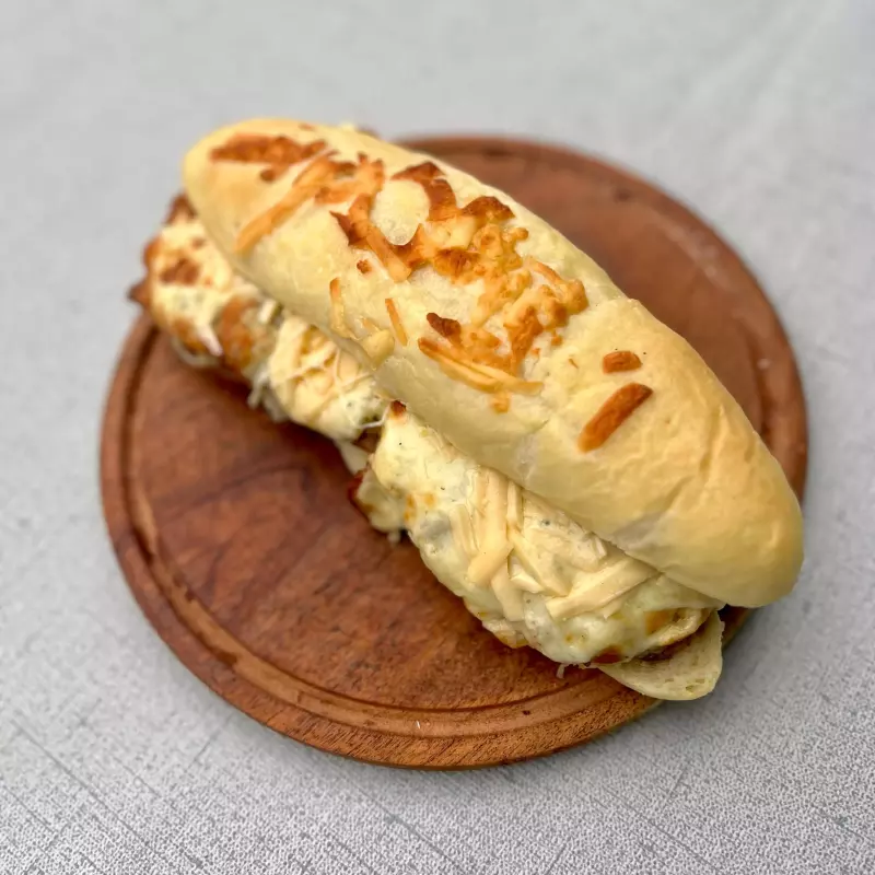 Sanguche de Mila 4 quesos c/ fritas