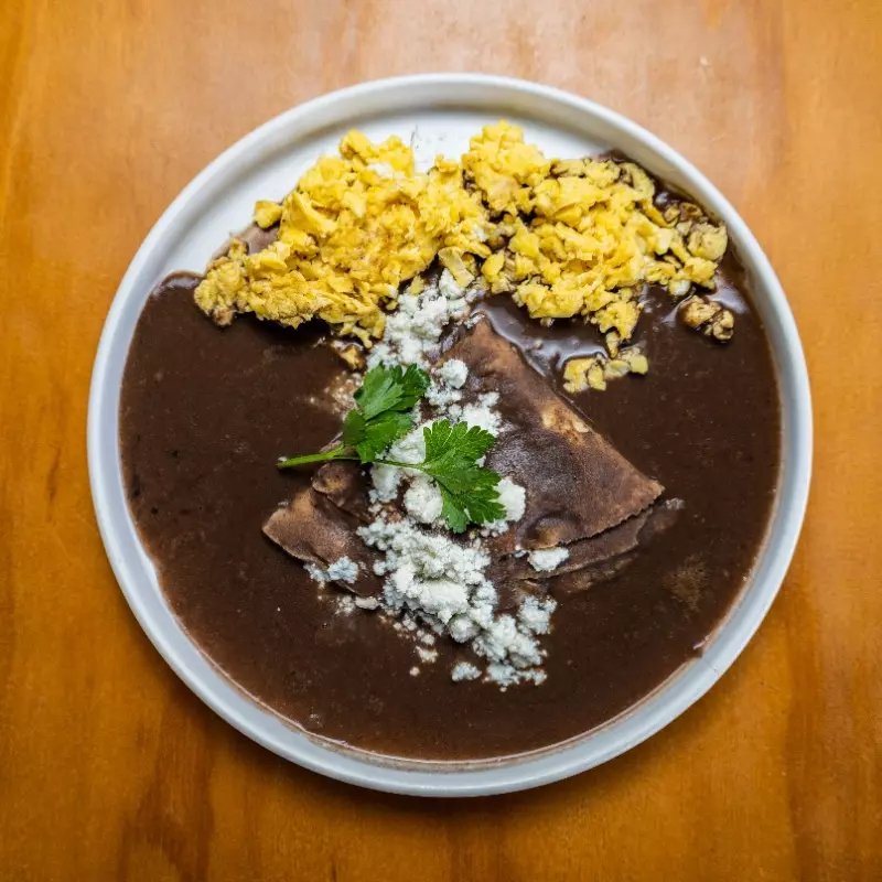 Enfrijoladita con huevo