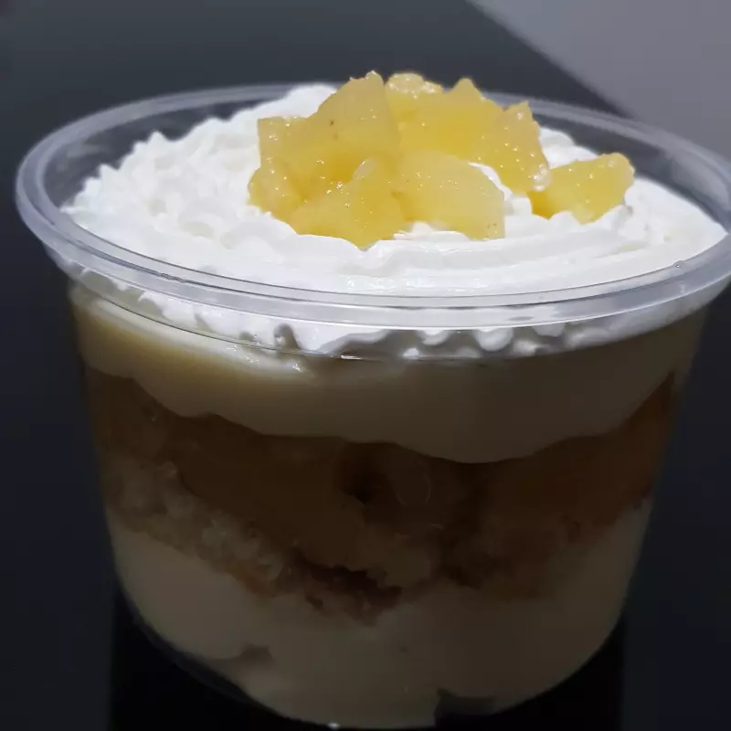 BOLO NO POTE ABACAXI