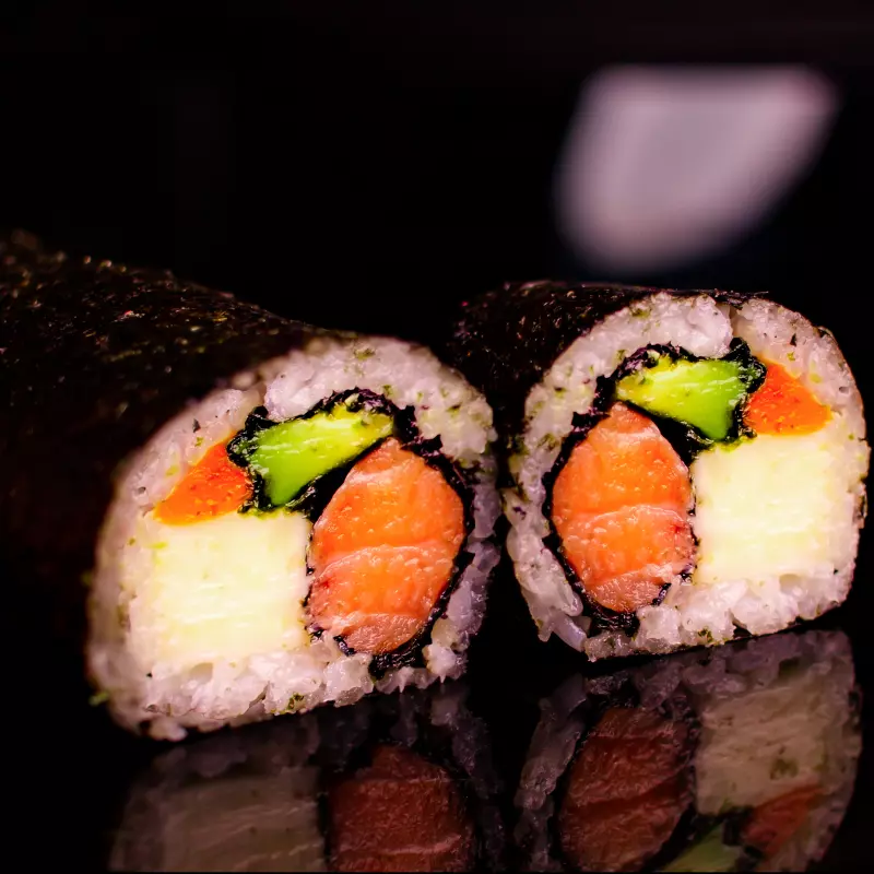 Handroll de Salmon Frio