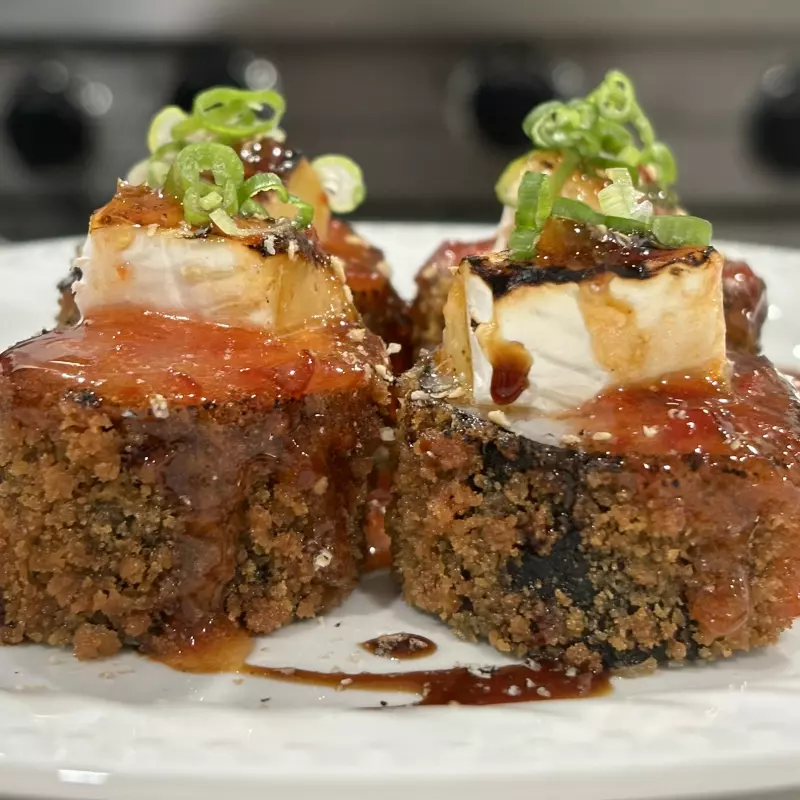 Hot Eiffel Tower Roll