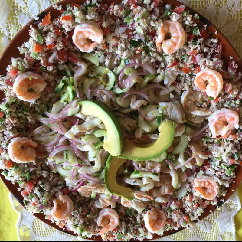 CEVICHE DE PESCADO CON CAMARONES