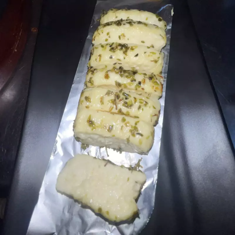 Queso asado con miel y oregano