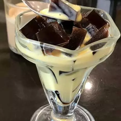 GELATINA DE JEREZ CON ROMPOPE