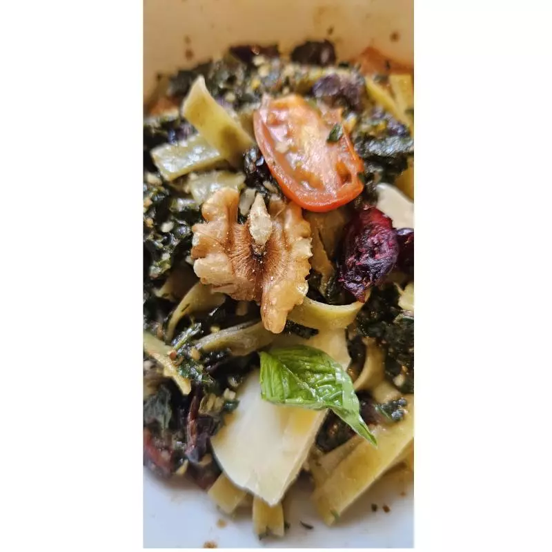 Fettuccine Espinaca y Salsa Pesto
