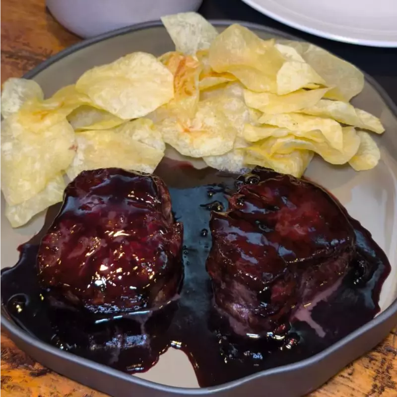 Mignon com redução de jabuticaba