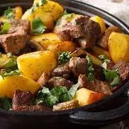 Picadinho com batata