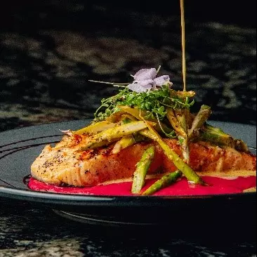 Salmon in Hollandaise sauce