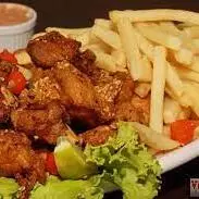 Frango a Passarinho com Fritas