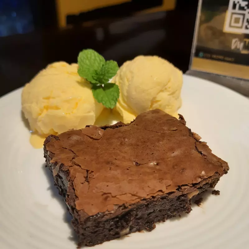 BROWNIE GATEAU DUMINEIRO (COM NOZES)