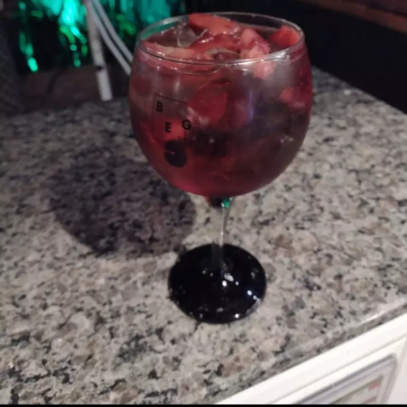Gin Rosa frutas vermelhas