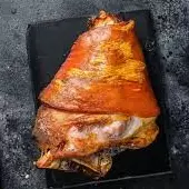 Joelho de porco inteiro