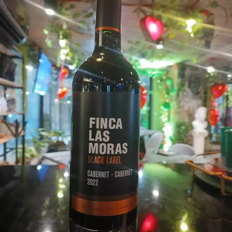 vino las moras black label-canbernet