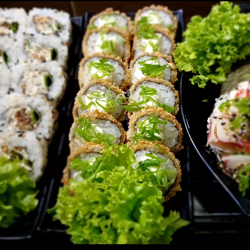 PROMOÇÃO DO URAMAKI + 10 CARIOCAS +T