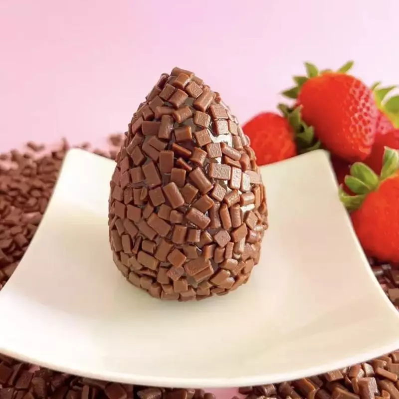 Brigadeirão Belga com Morango