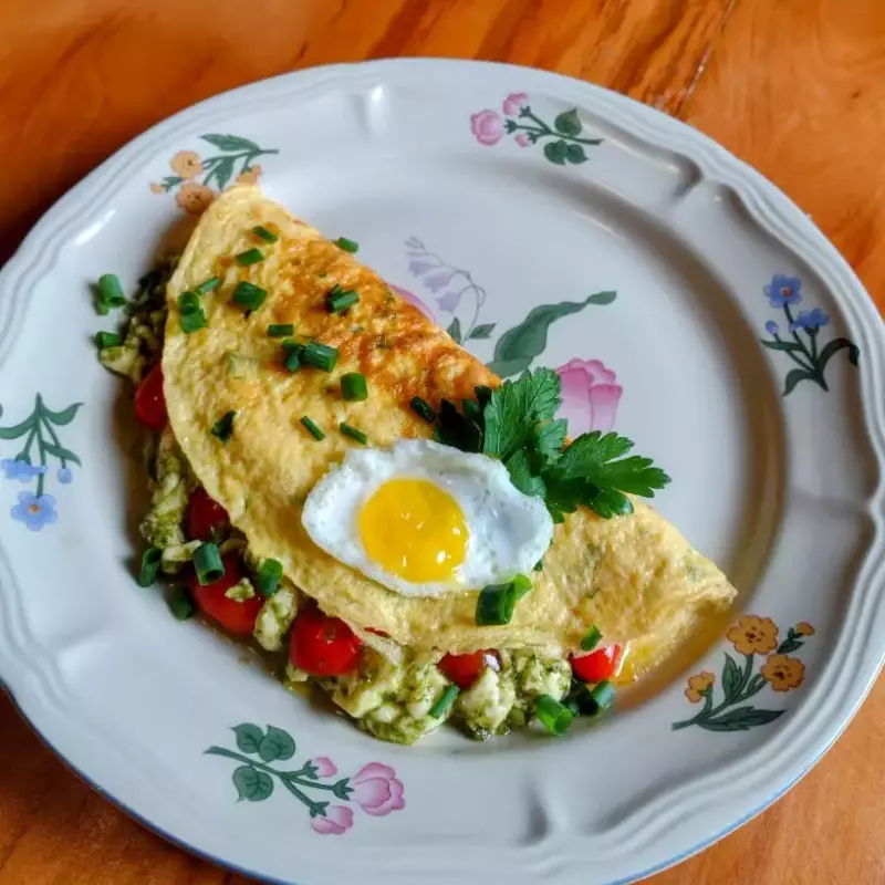 OMELETE CAPRESE MINEIRO
