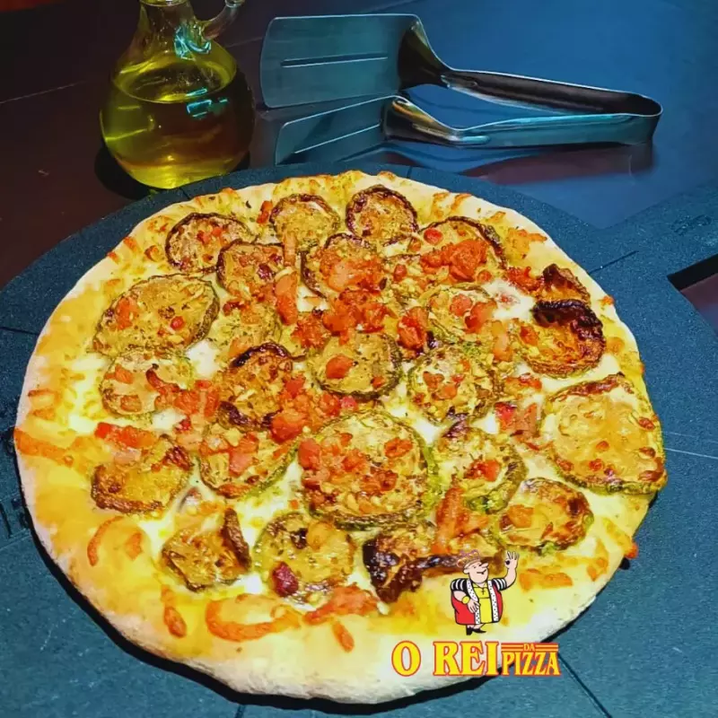 Pizza Abobrinha, alho frito e bacon