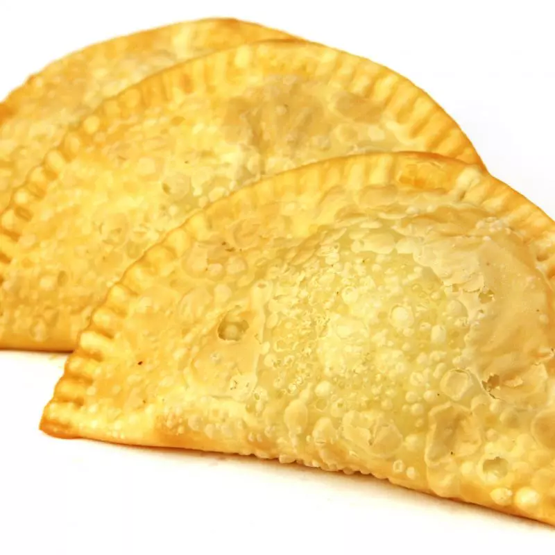 PASTEL GOIABADA COM QUEIJO