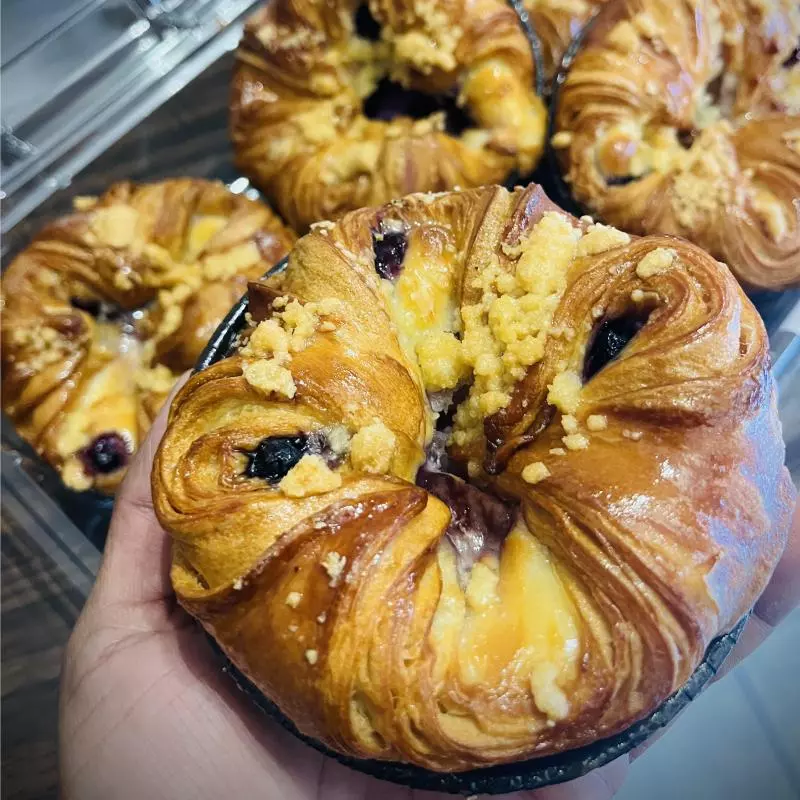 FRAPPE CAFÉ + CROISSANT