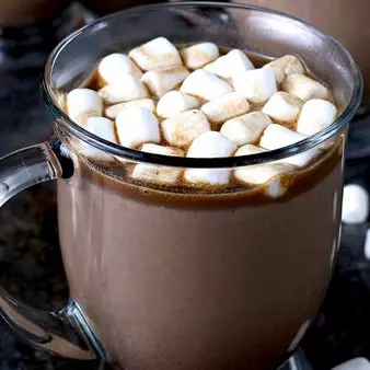 Chocolate con malvaviscos