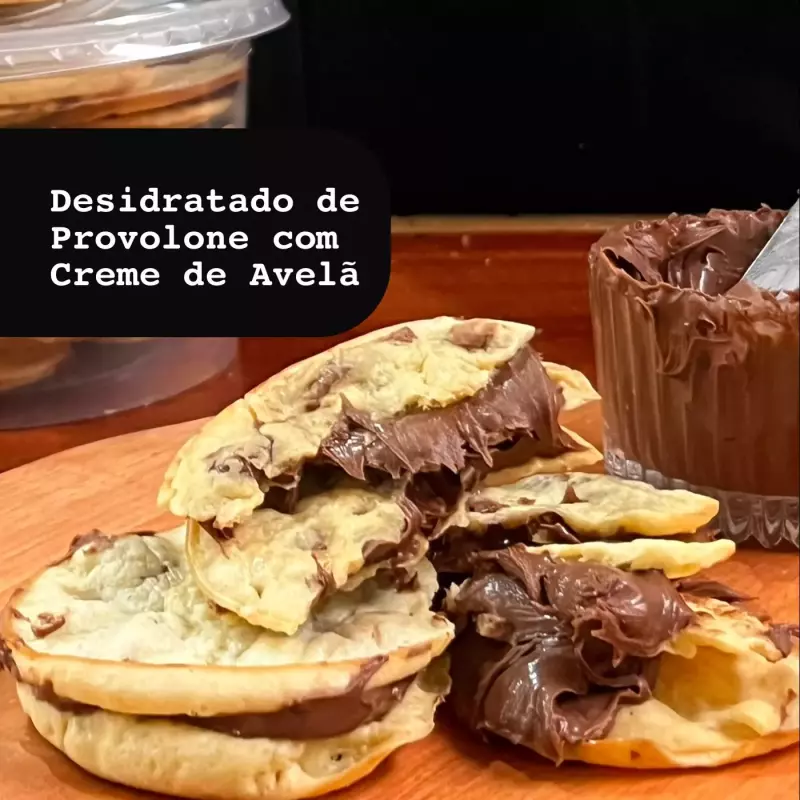 Chips de Provolone c/ Creme de Avelã