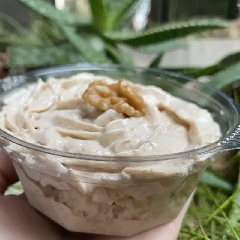 Bolo gelado de nozes