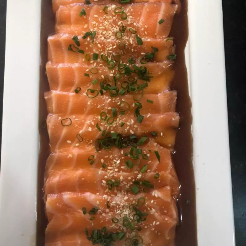 Carpaccio de Salmão (Usuzukuri)