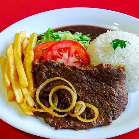 Bife acebolado