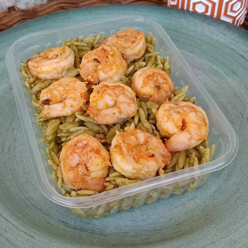 Risoni ao molho pesto com camarão(copy)