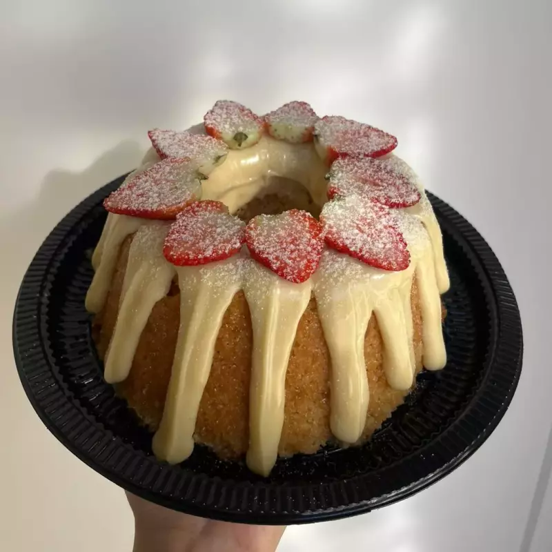 BOLO CASEIRO- NINHO COM MORANGO