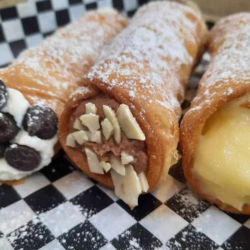CANNOLI (Und)