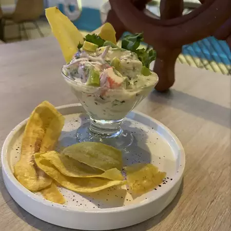 CÓCTEL DE MARISCOS, COSTA AZUL