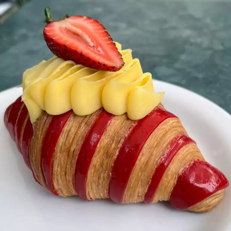 Croissant Bicolor Rojo