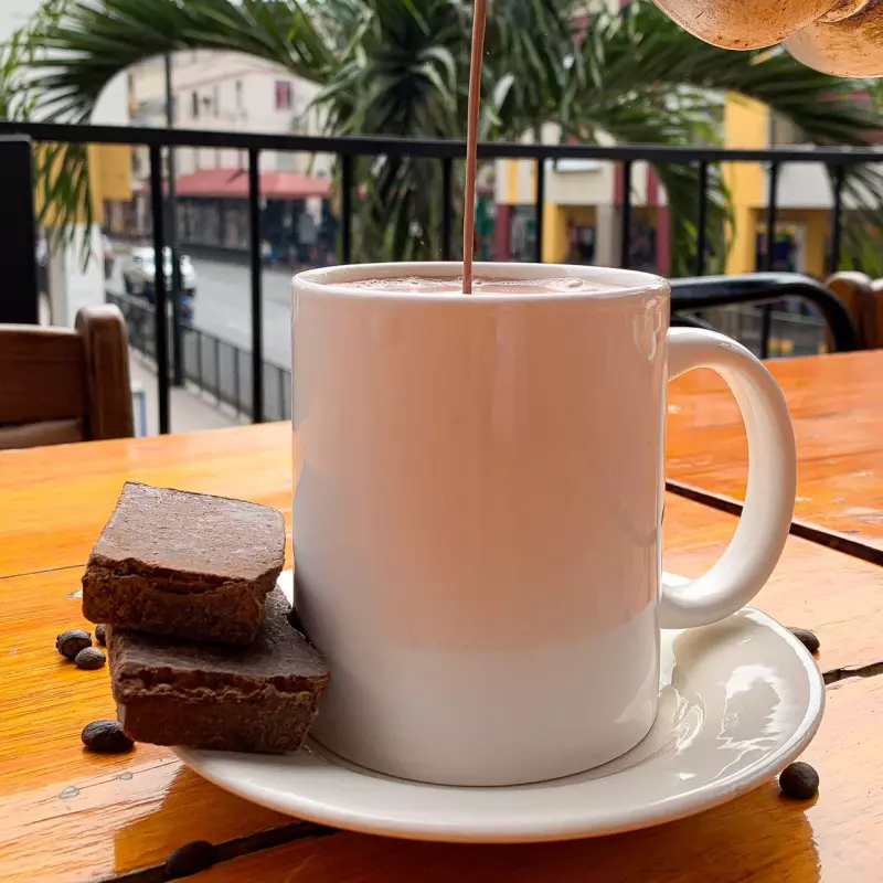 CHOCOLATE CALIENTE
