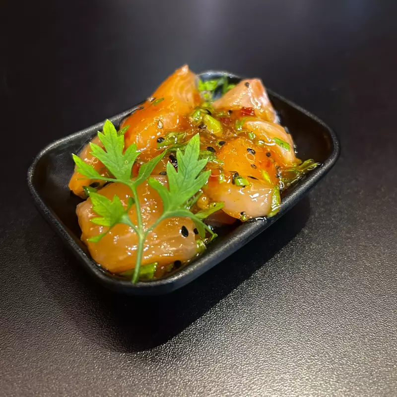 SASAKI DE SALMÃO SUSHI MIRIM